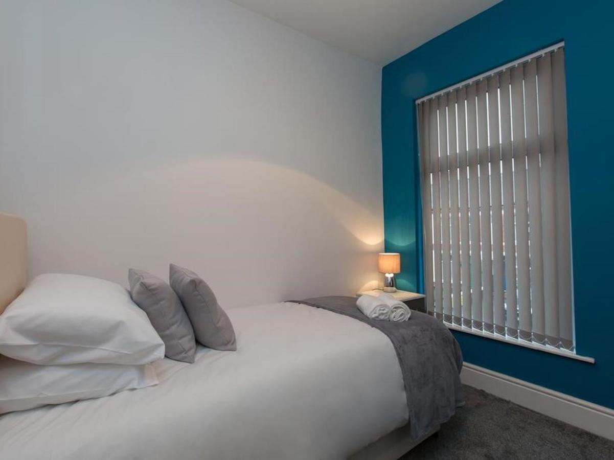 Townhouse @ 166 Ruskin Road Crewe Buitenkant foto