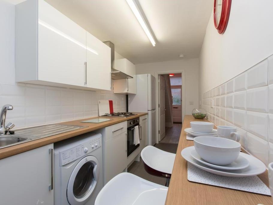 Townhouse @ 166 Ruskin Road Crewe Buitenkant foto